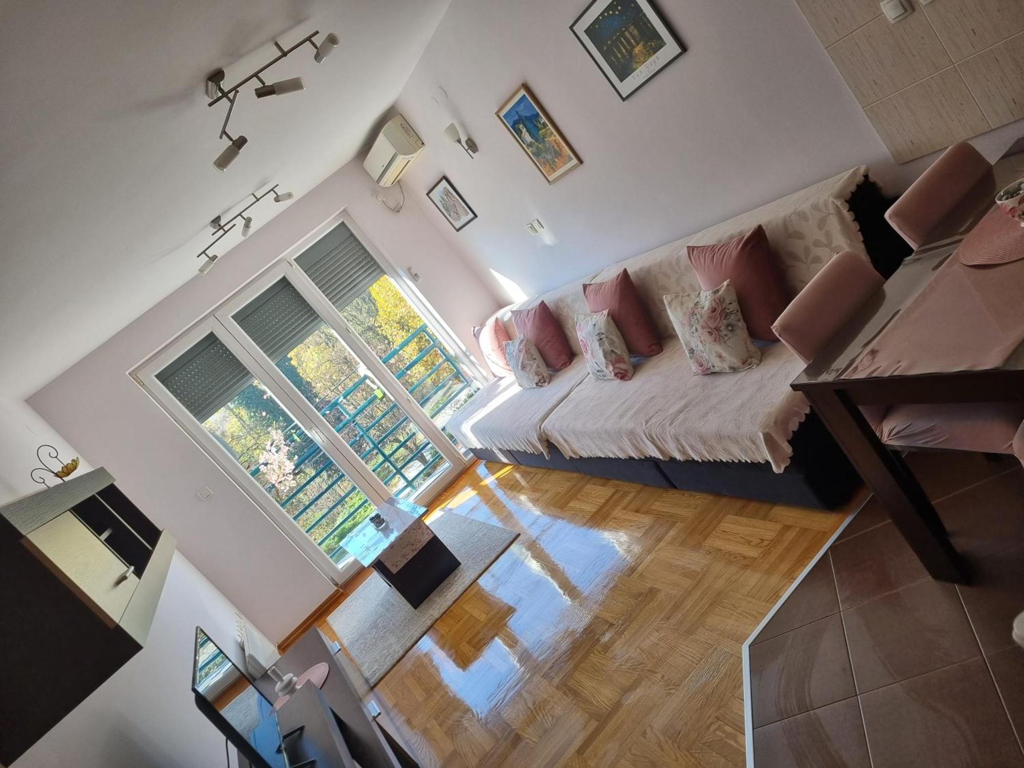 Studio Apartman Zvezdana Noc Vrnjacka Banja Exterior photo